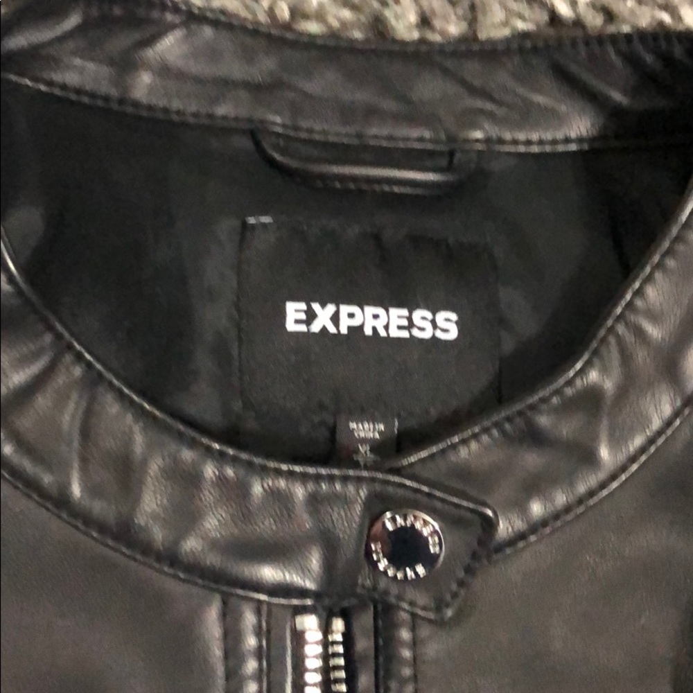 Jacket - Picture 3 of 4